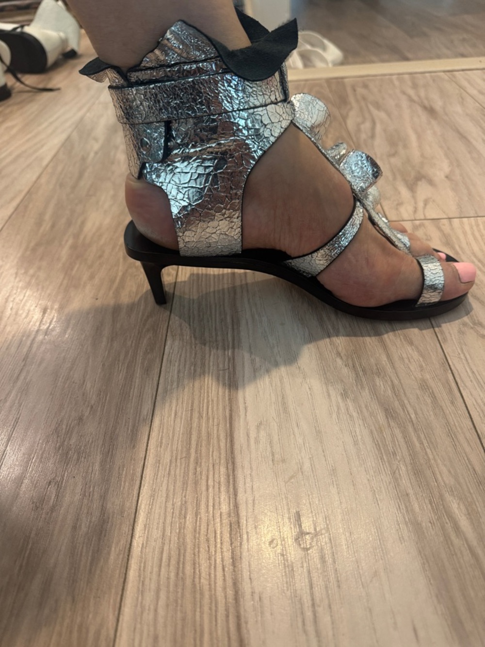 Women’s Silver Ruffle Toe-Loop Sandals - Picture 2 of 5